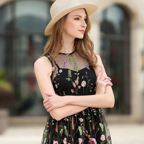 BOUTIQUE Black Floral Embroidered Dress - Picture 2 of 5
